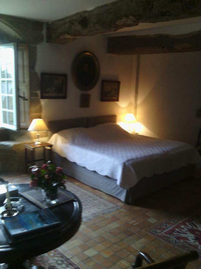 Bed and Breakfast Manoir de Kerguéréon à Ploubezre Extérieur photo